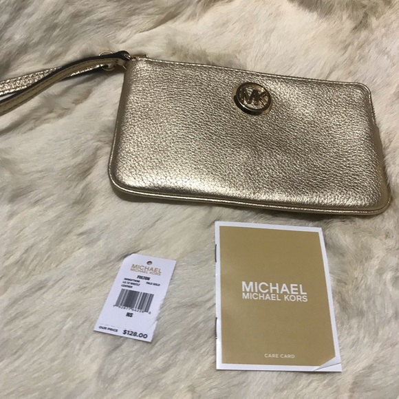 NWT, Michael Kors LG TZ WRSTLT Bag, Pale gold MSRP $128 - Picture 10 of 17